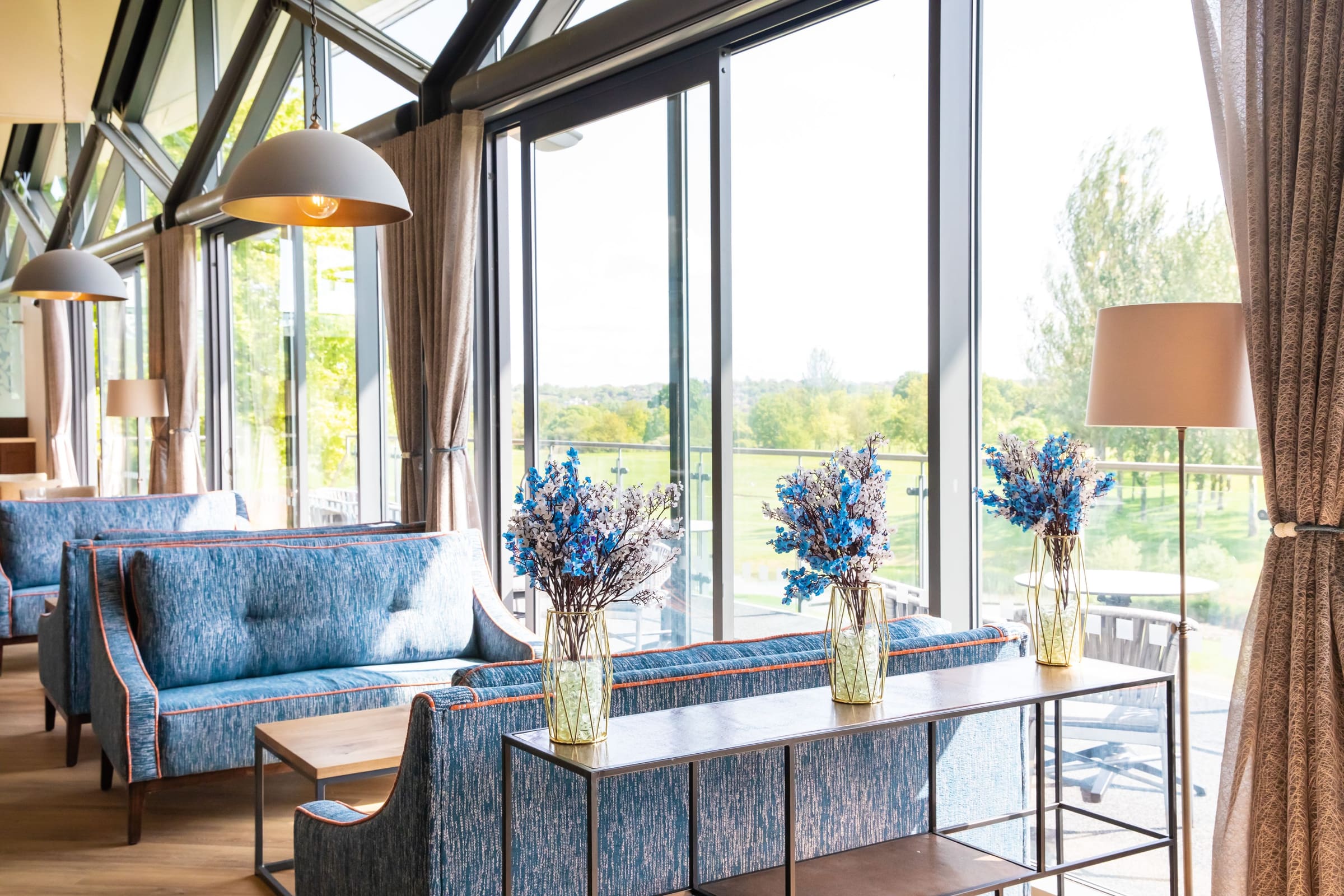 Script Restaurant with course views